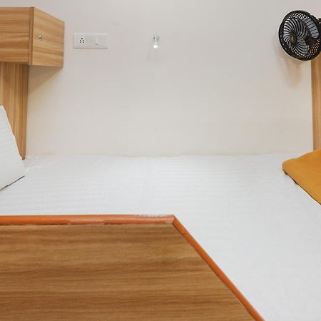 Sahara Dormitory Stay-Near Nesco Bombay Exhibition Centre Exterior photo